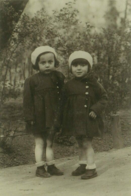 Bracha (right) with her sister Chava. Antwerp, circa 1933.