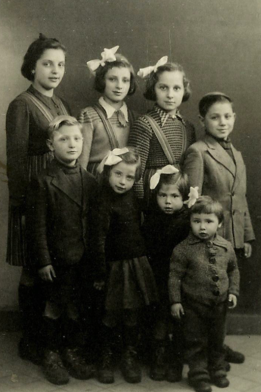 Children in the Fikman and Lis families. Back row, left to right: Cécile Lis, Isabelle Fikman, Isabelle Lis, Maurice Fikman. Front row, left to right: Fernand, Denise, Mireille and Monique Fikman. Circa 1943.