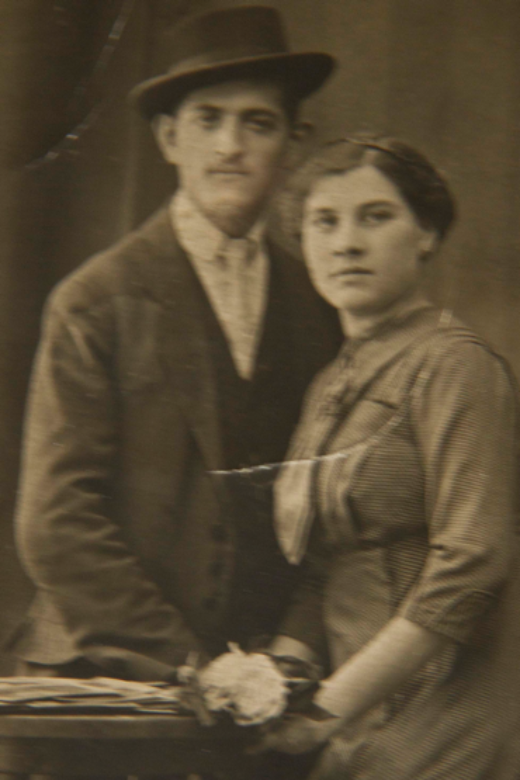 Edith’s parents, Albert and Chonie Wesiz, before the war. Date and place unknown.