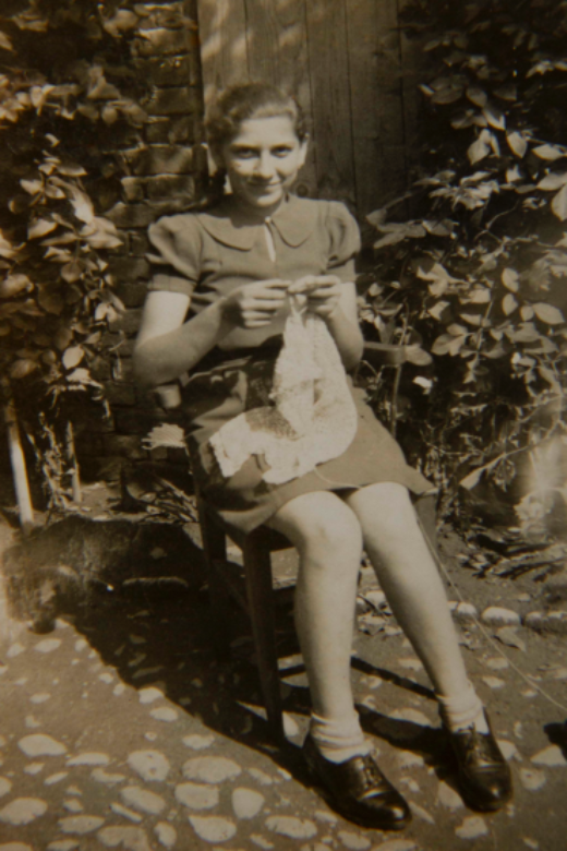 Edith in her teenage years. Sighet, circa 1941.